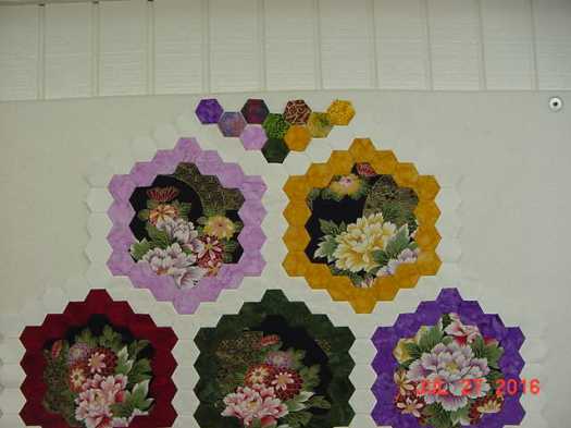 Brinton Hall Medallion Top Hexagons